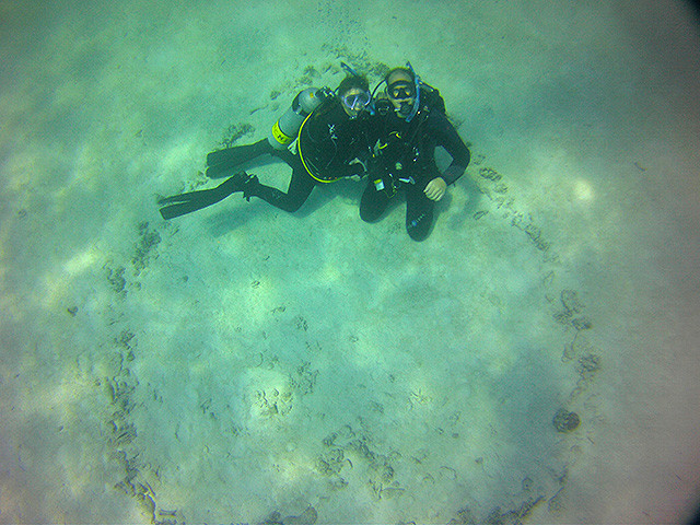 Liebespaar unter Wasser