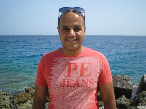 Tauchlehrer vor dem Meer