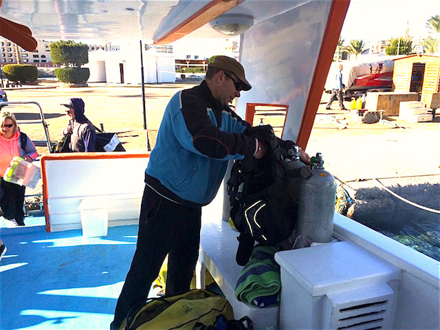 Tauchausrüstung montieren