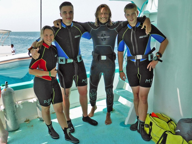 Tauchlehrer-mit-Schüler